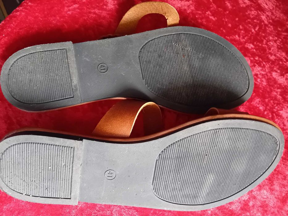 Страхотни ежедневни чехли