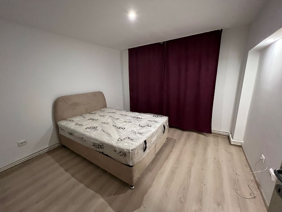 Vand Ap.4 camere, etaj 1, Casa de Cultura