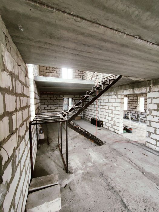 Лестница   каркас    обшивка