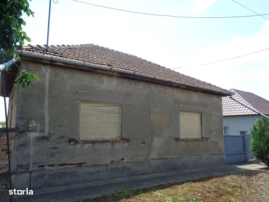 Casa 3 cam, baie, in CURTICI 748 mp teren fs 18,5 ml