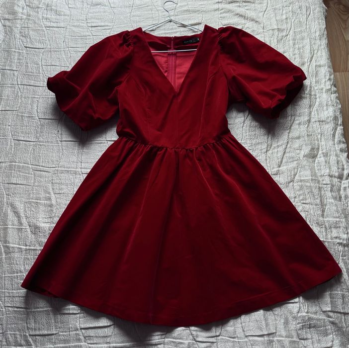 Червена рокля с буфан ръкави - Mohito
