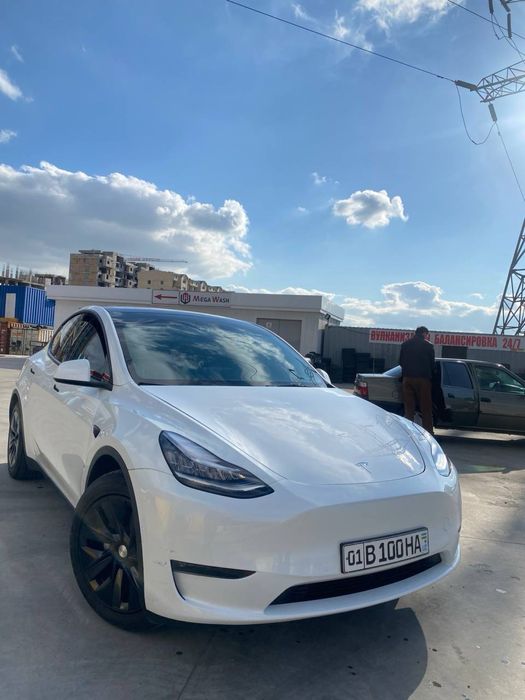 Tesla Model Y 2022 long range