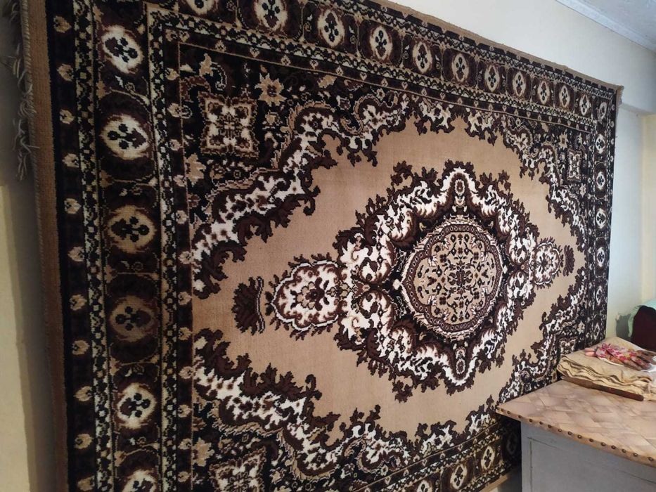 Продам ковер недорого