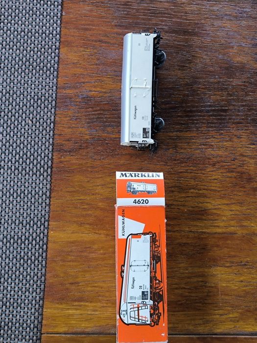 Colectie macheta trenulete Marklin, aprox 50 de piese locomotive si vagoane