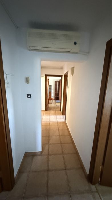 Apartament 3 camere de închiriat