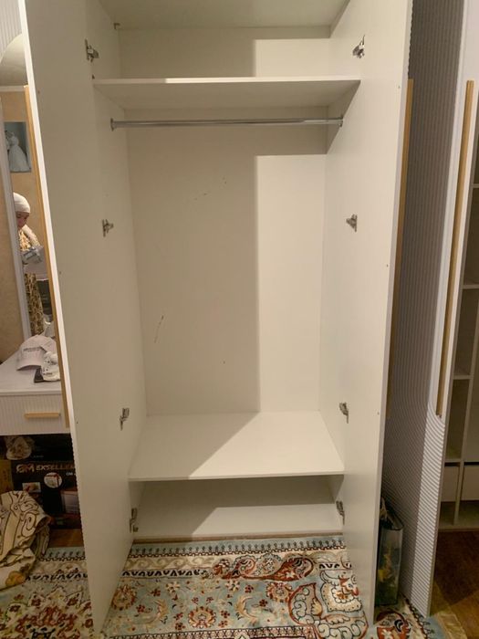 Распашной шкаф для одежды