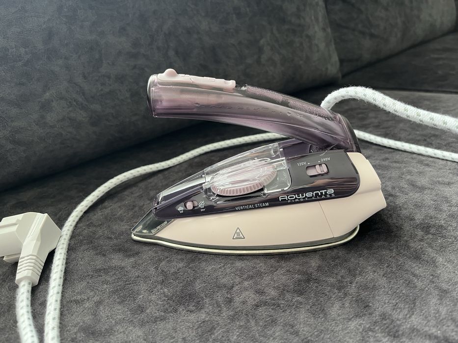Rowenta малка сгъваема ютия