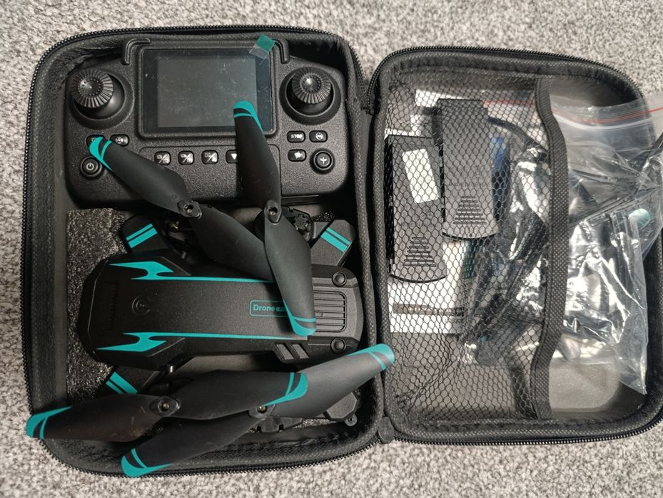 Drona GT  axnen cu controller cu display si 3 baterii