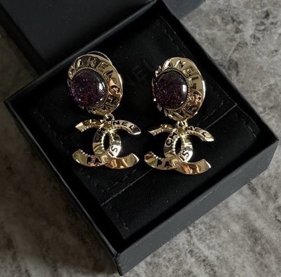 Продаю серьги Chanel