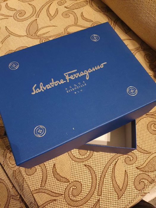 Кутии от подаръчни комплекти с парфюми