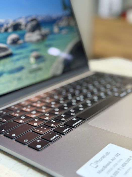 MacBook Air M2 8GB / 256GB PhoneLab