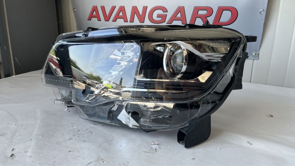 Фар Peugeot Partner Rifter 2018-