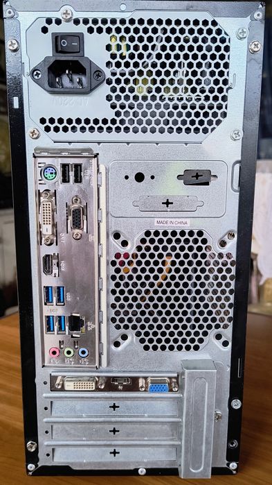 Unitate PC Intel core i5 7400 , 12 GB ddr4  , ssd + hdd