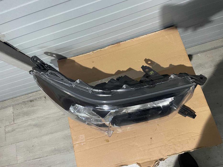 Far dreapta Toyota Hilux an 2020-2022 cod 811100KK60