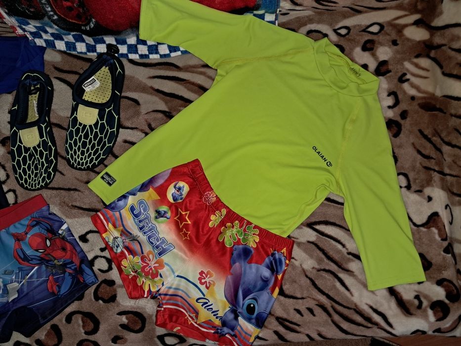 LOT înot,slipi,bluze UV,prosoape,basca+papuci apă nr33+cască/apărători