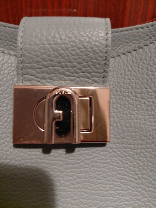 Furla чанта в зелен нюанс