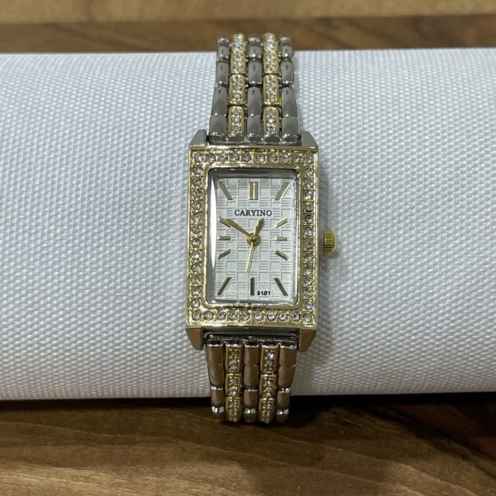 **НОВИ** Дамски луксозни часовници с инкрустирани кристали