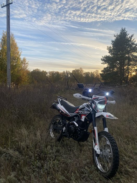 Продам мотоцикл либо обмен на две телочки