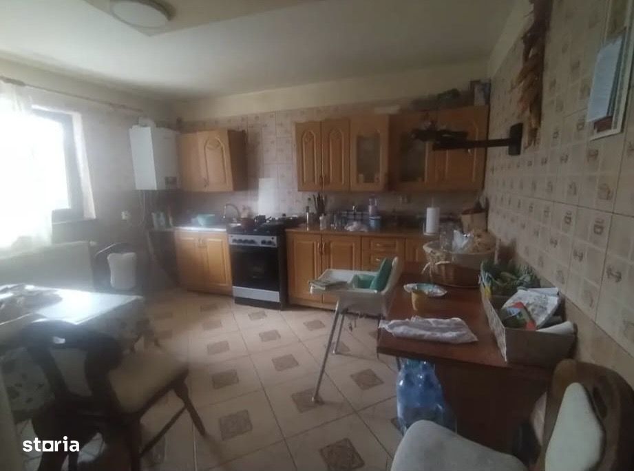 Casă 6 camere -Miroslava