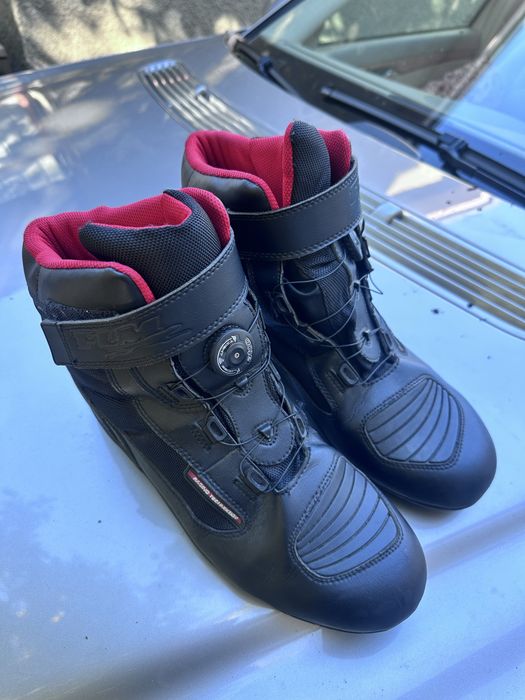 Ghete FLM 47 moto cu protectii