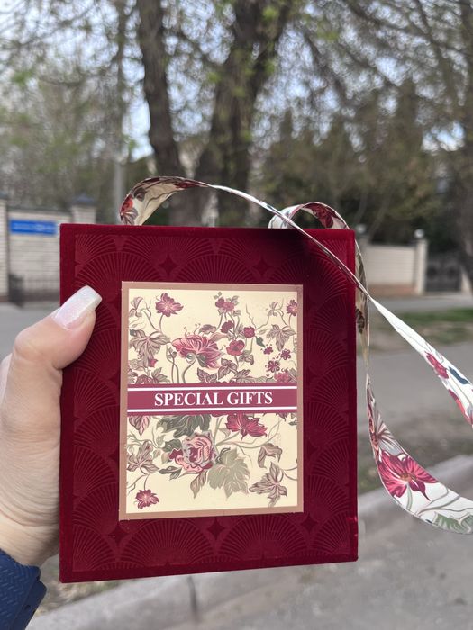 Подарочные боксы, Подарки