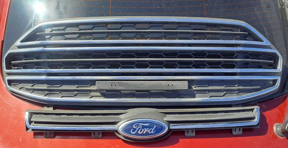 Централна решетка и халогени с капаци от FORD ECOSPORT 1.0 125К.С