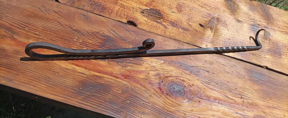 Carlig pentru intors carnea