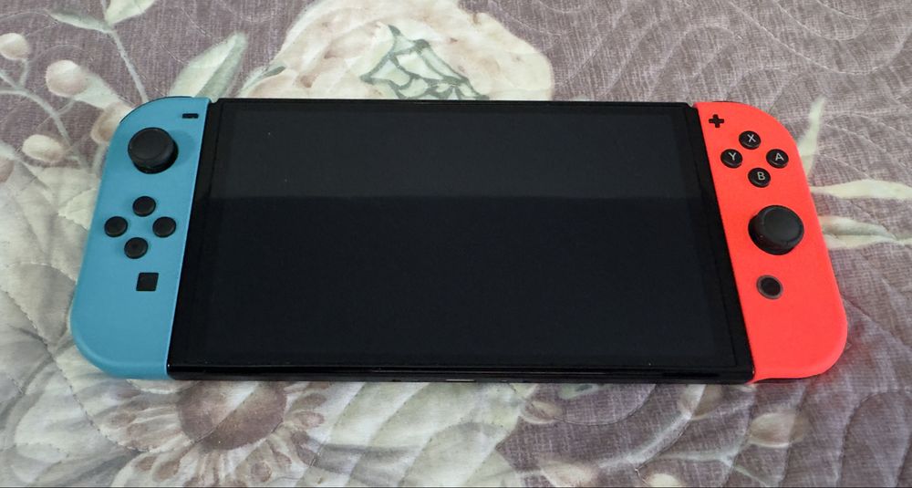 Consola Nintendo Switch OLED 64GB Modata +  card 128GB impecabil, ca nou