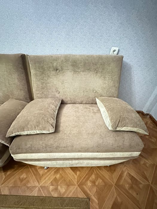 Срочно продам диван