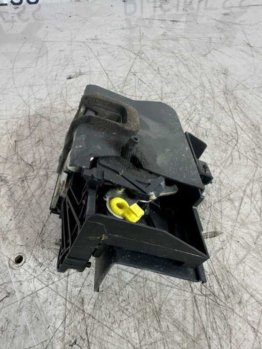Broasca usa stanga spate DACIA SANDERO 3 cod piesa 825033052r