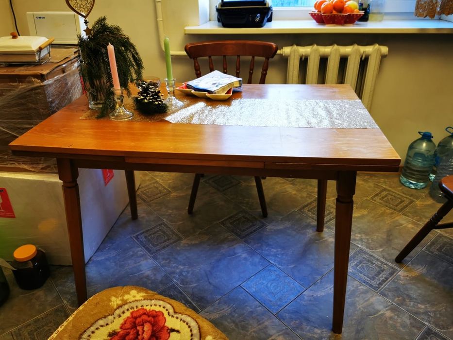 Стол деревянный кухонный