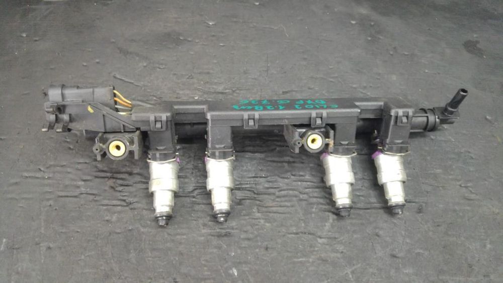rampa cu injectoare renault clio 2 1.2 b d7fg726  8200365996