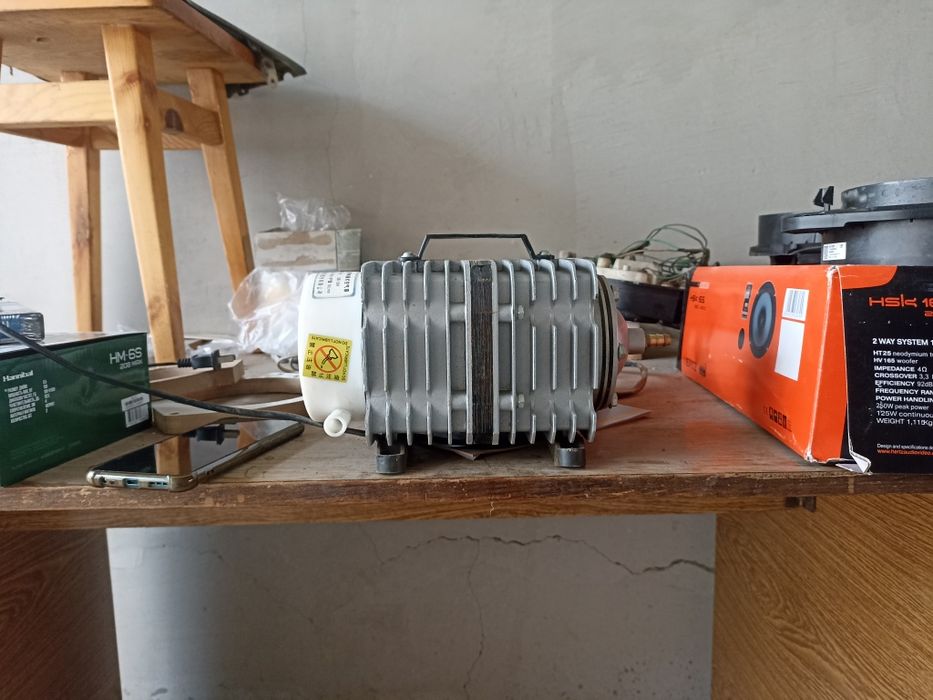 Воздушный насос почти новий