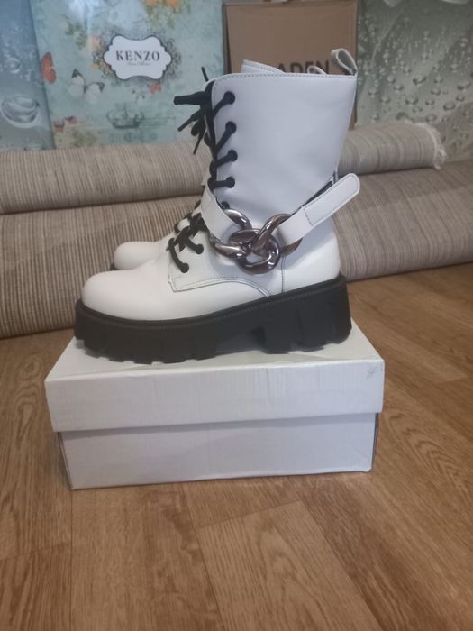 Ботинки осень-весна на 39 размер