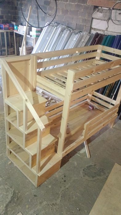 Кровать двухъярусная