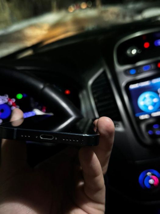 продам Iphone 13