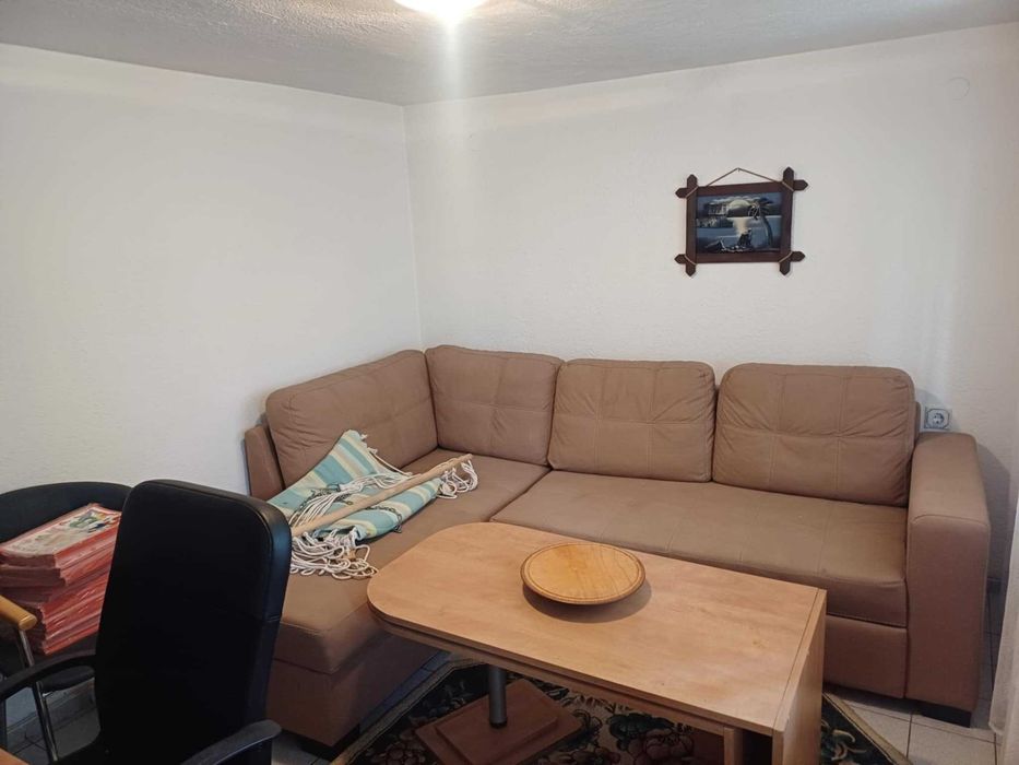 Етаж от къща, Сладкарски цех, Гараж, Партерна гарсониера