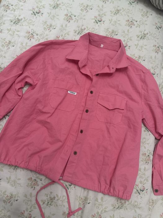 Розовая рубашка////