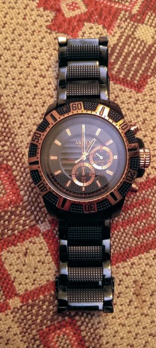 Продам женские часы