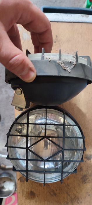 Продам противотуманные фары два вида