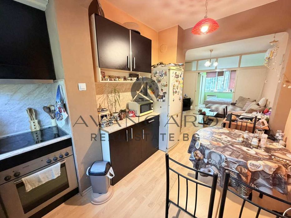 Продава се Тристаен апартамент в Пловдив, Кючук Париж - 60 кв.м за 1950 €/кв.м - Снимка #2
