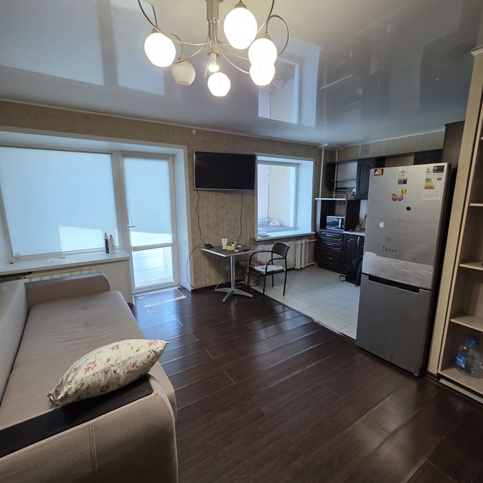 Сдам 2 комн центр девушке