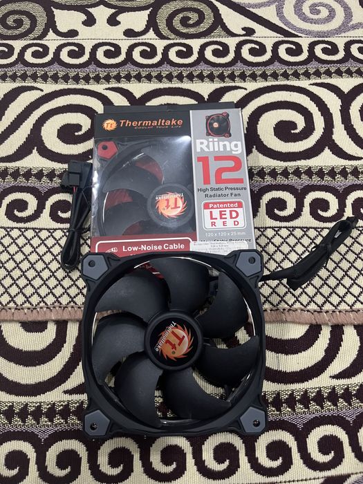Thermaltake  Riing 12