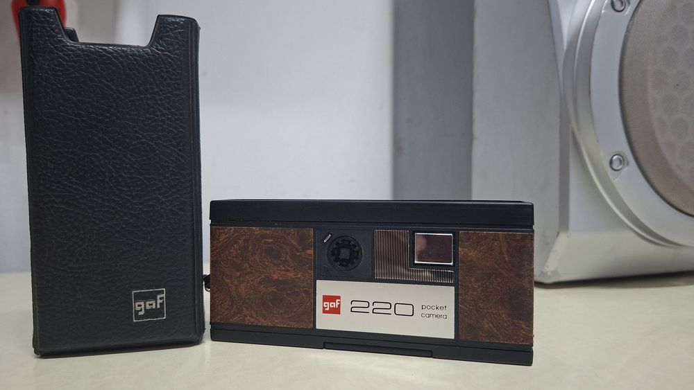 Aparat foto vintage cu film GAF 220 Pocket camera, made in Japan