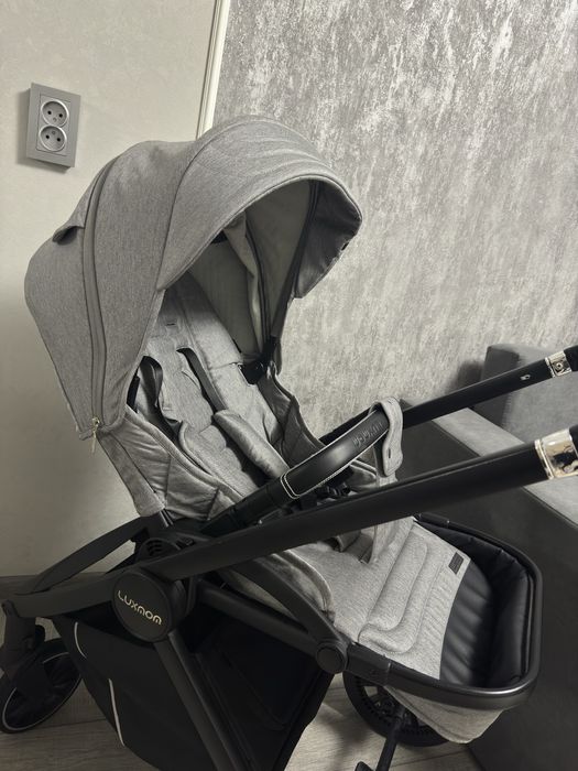 Продам коляску Lux Mom 3в1