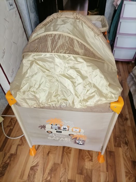 Бебешка сгъваема кошара Lorelli на 2 нива с 2 матрака, повивалник и лю