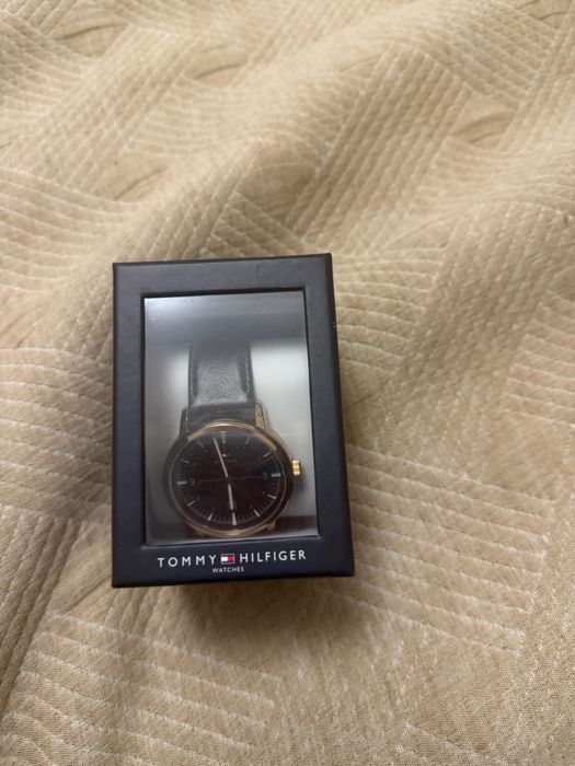 Часы Tommy Hilfiger