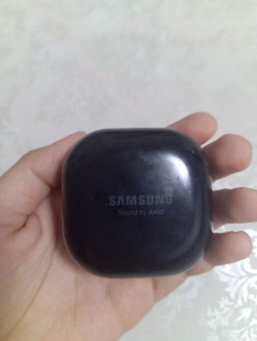 Наушники Samsung Buds Live