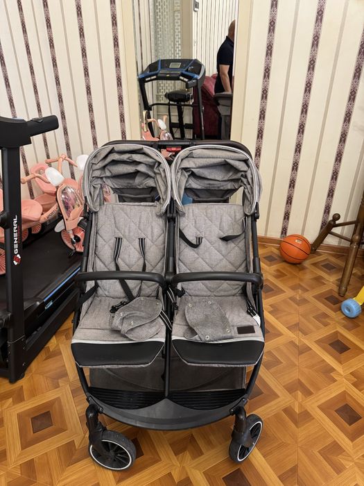 Продается, двойная коляска, после химчистки