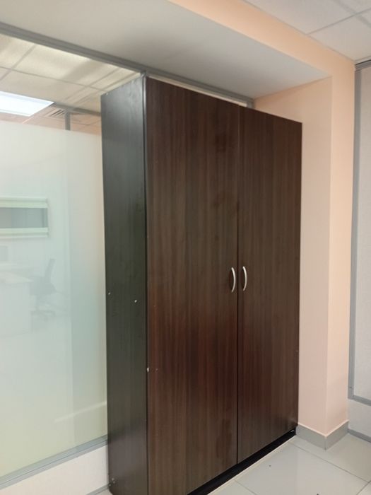 Шкаф для офиса или дома